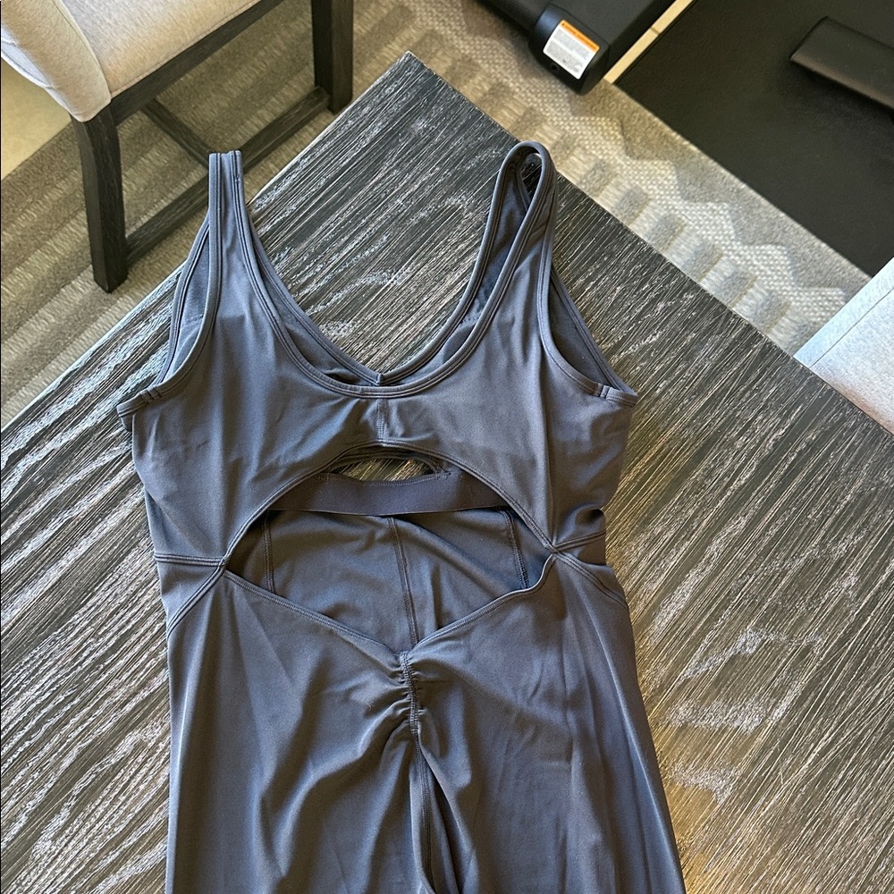 Lululemon Athletica Nulu Get Centered Onesie Jumper Romper in Black, 10 - Picture 9 of 10